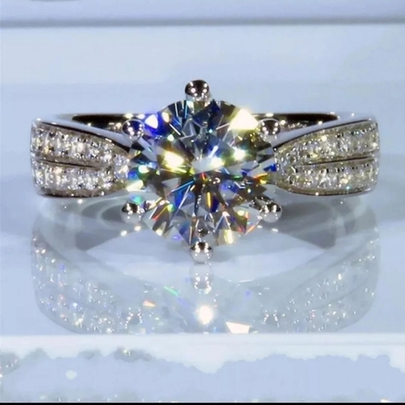 Jewelry Jewelry - HOST PICK 😍 Gorgeous Engagement Ring. S6